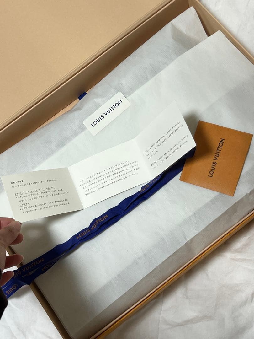 Louis Vuitton エシャルプ ロゴマニア マフラー