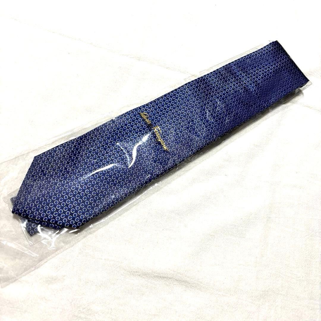 新品タグ付　サルヴァトーレフェラガモ　ネクタイ　ネイビー　シルクジャガード