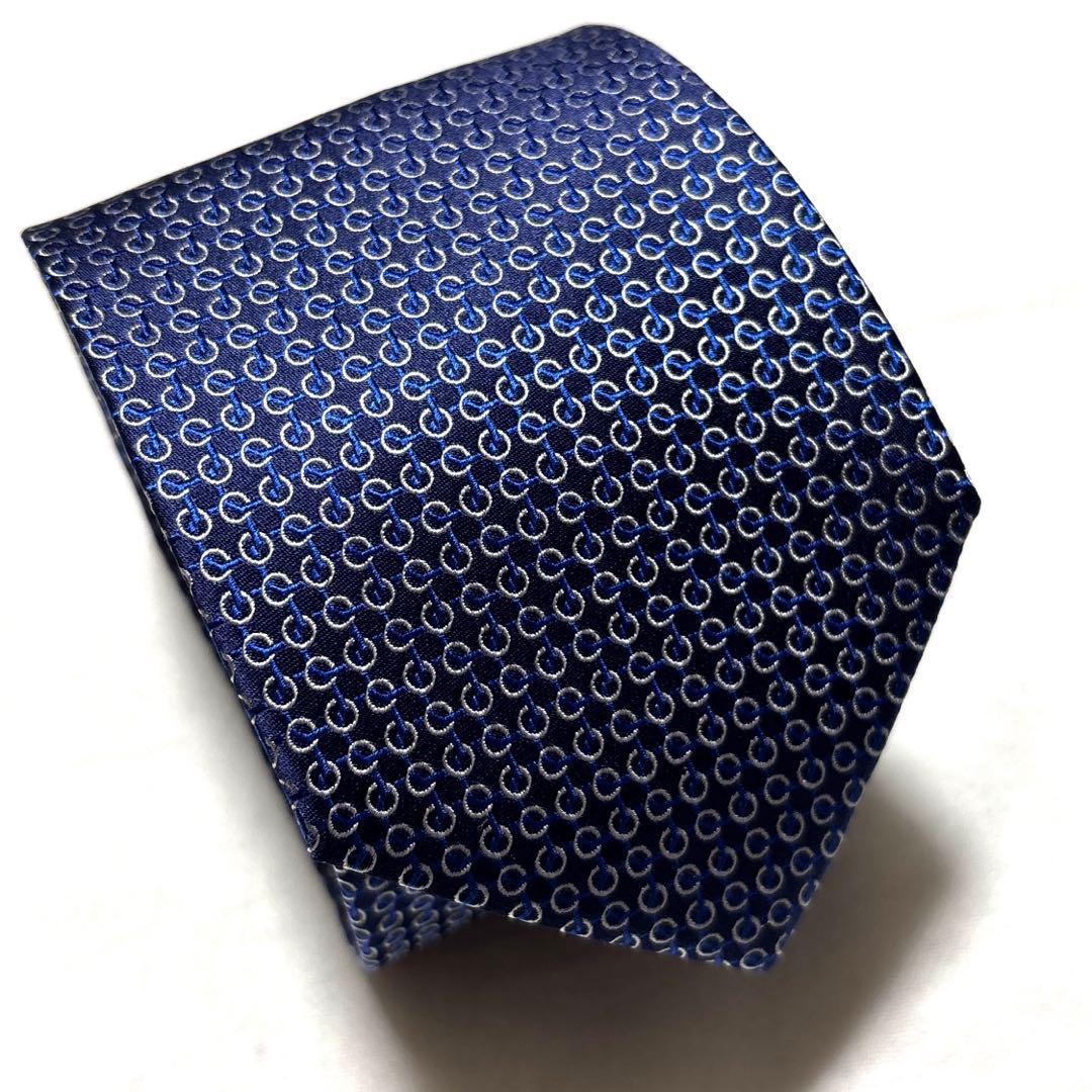 新品タグ付　サルヴァトーレフェラガモ　ネクタイ　ネイビー　シルクジャガード