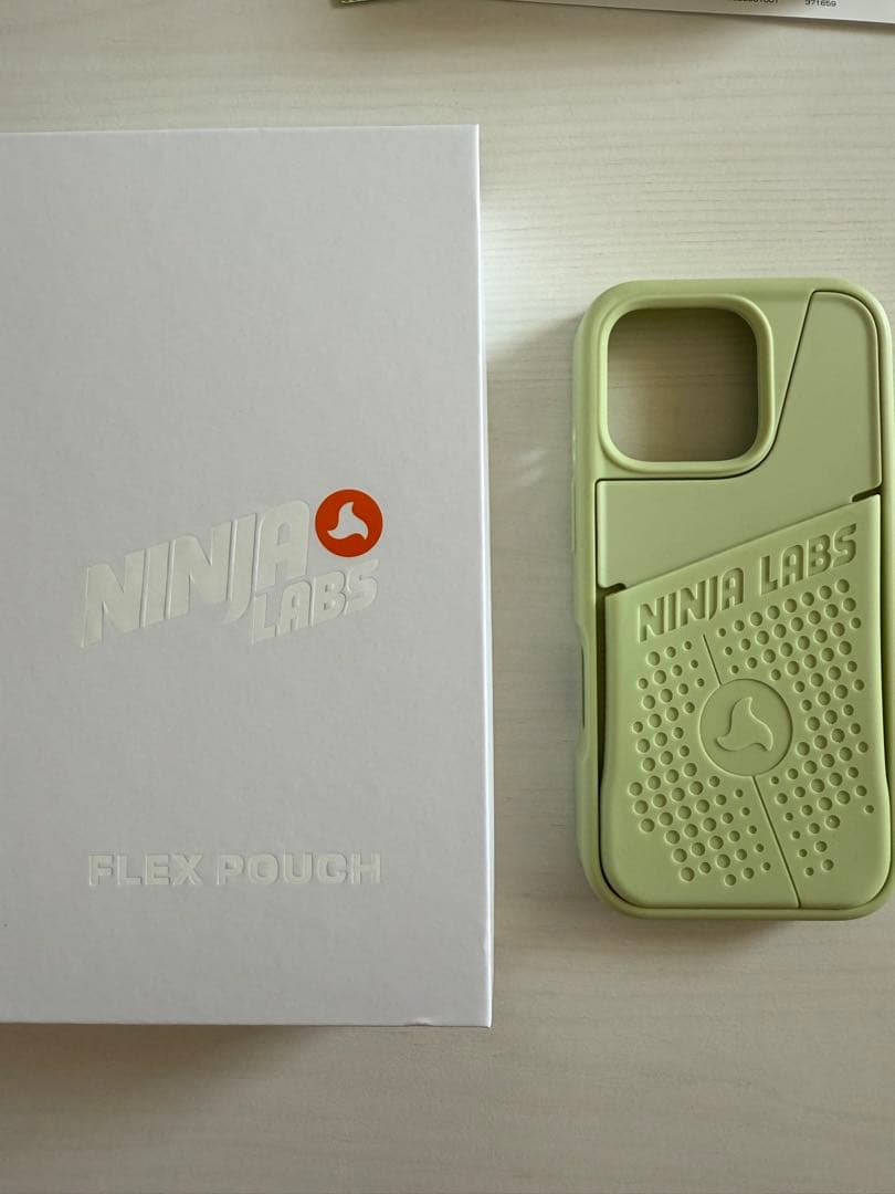 iPhoneアクセサリー NINJA LABS FLEX POUCH MATCHA iPhone16Pro