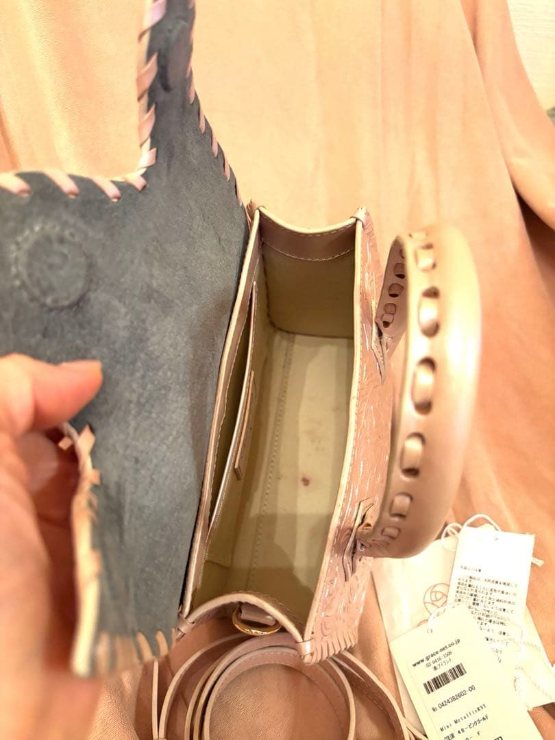 グレースコンチネンタル　カービングトライブス　ショルダー2ウェイ