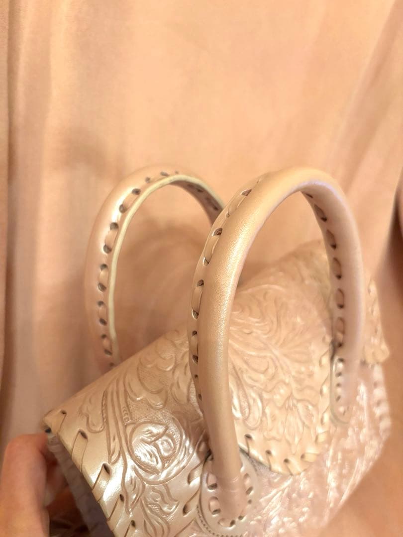 グレースコンチネンタル　カービングトライブス　ショルダー2ウェイ