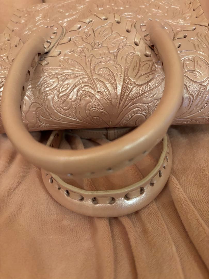 グレースコンチネンタル　カービングトライブス　ショルダー2ウェイ