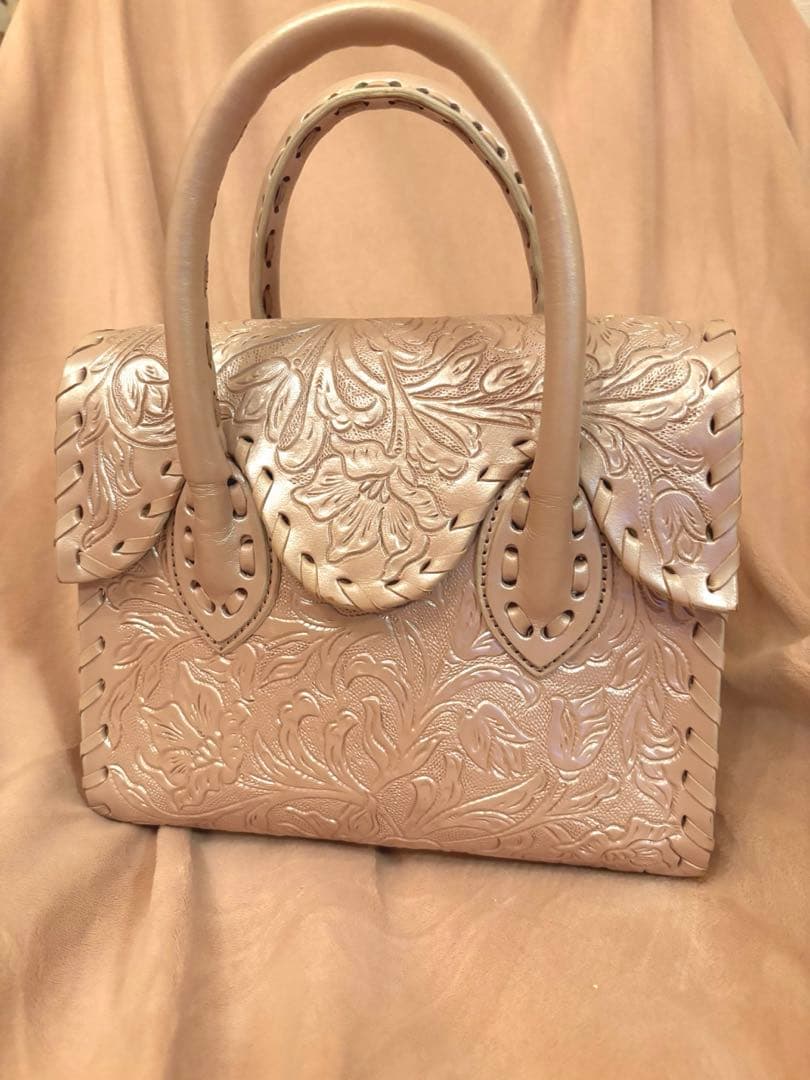 グレースコンチネンタル　カービングトライブス　ショルダー2ウェイ