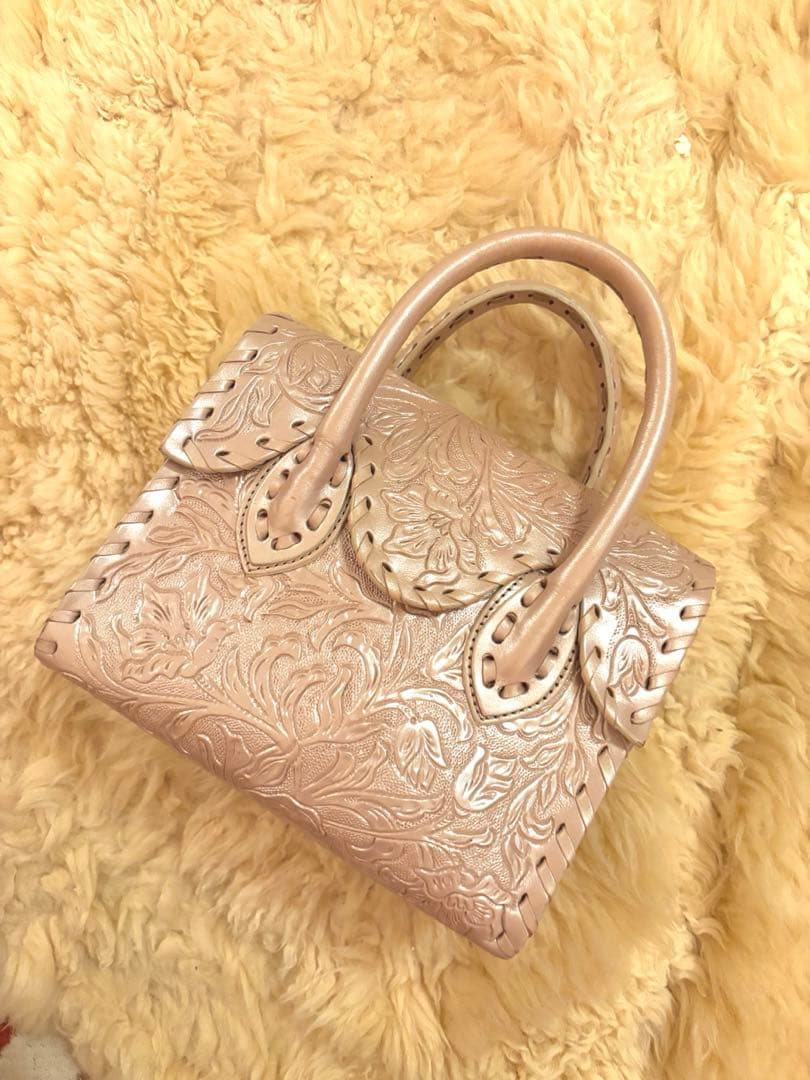 グレースコンチネンタル　カービングトライブス　ショルダー2ウェイ