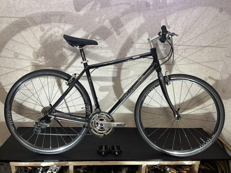 GIANT ESCAPE R3 クロスバイク sizeM　グレーカラー