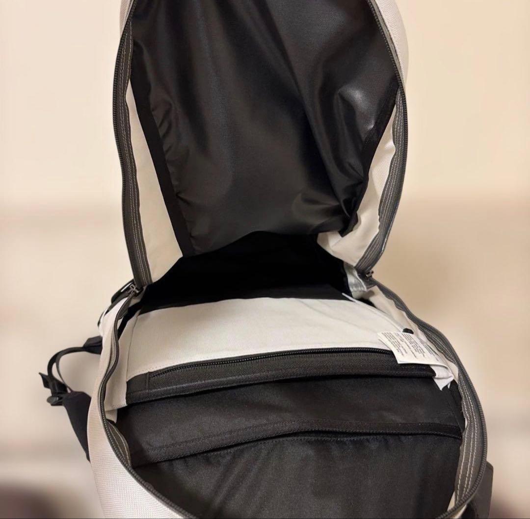 美品 アークテリクス ARC'TERYX アロー22 ホワイト グレー リュック