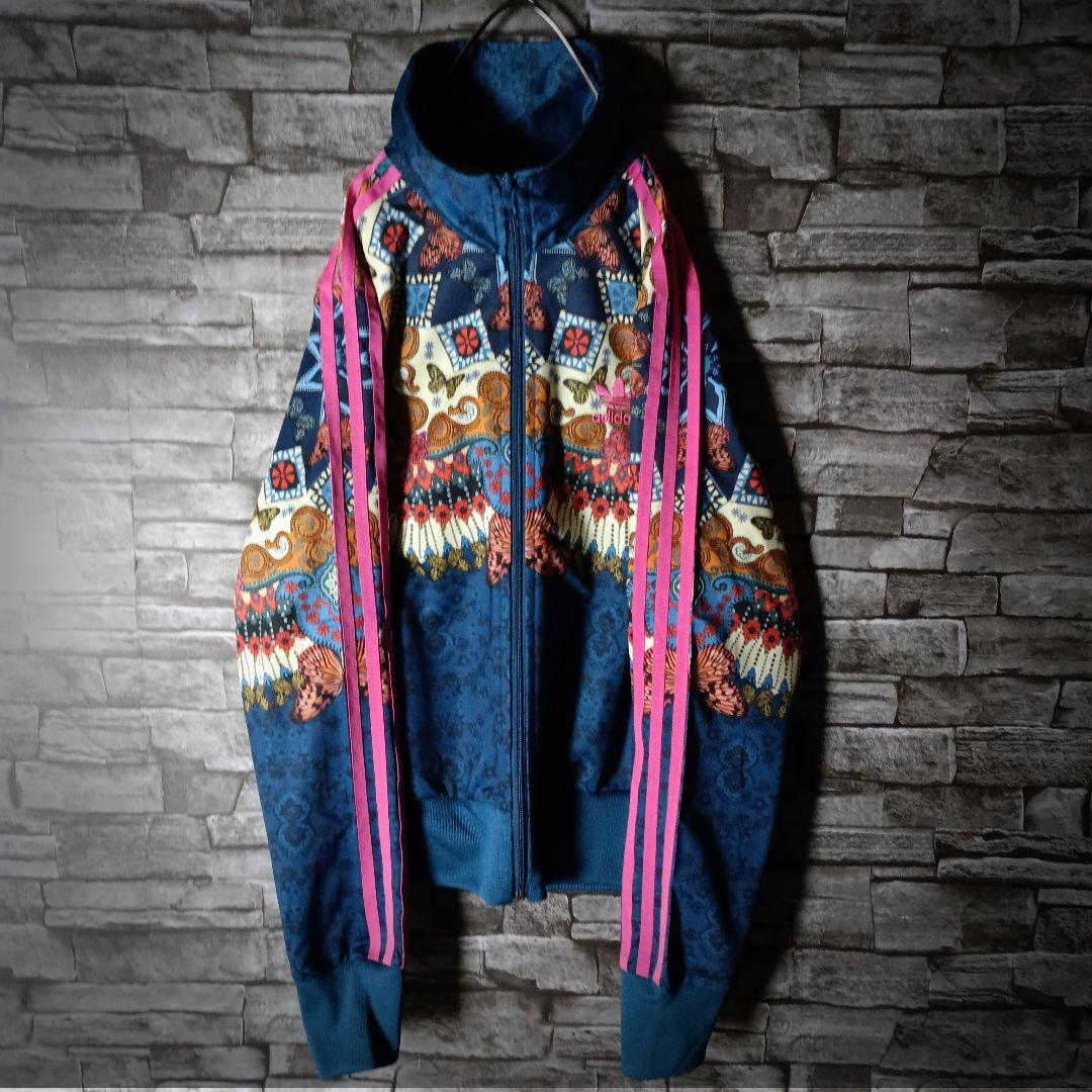 アディダスジャージ ピンクバックロゴ アート 蝶 花 ハイネック 刺繍ロゴ大きめ
