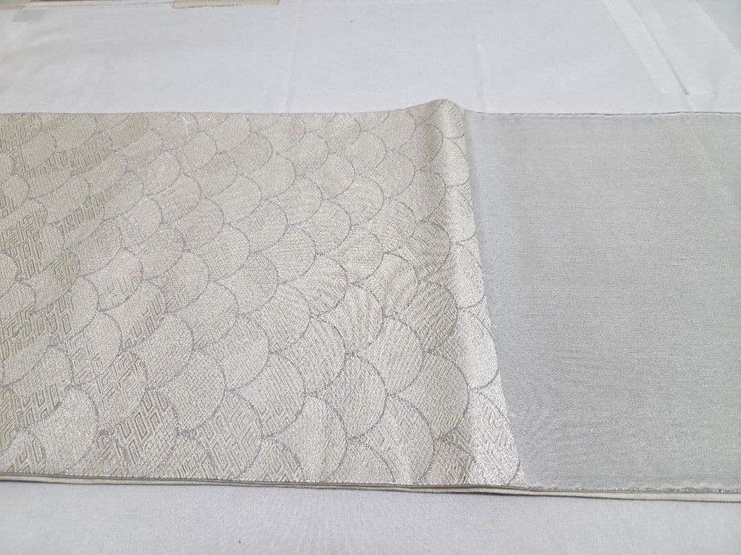 A◆着物くつろぎ 青海波模様 銀糸 白 ワントーン 六通 正絹 フォーマルな袋帯