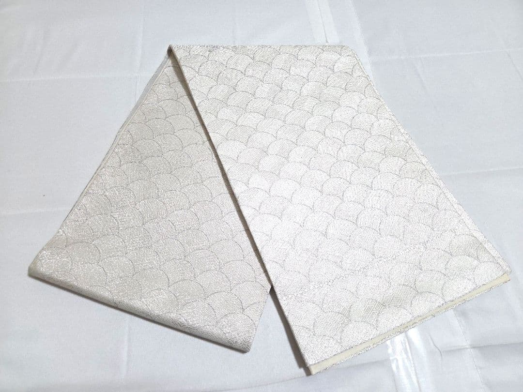 A◆着物くつろぎ 青海波模様 銀糸 白 ワントーン 六通 正絹 フォーマルな袋帯