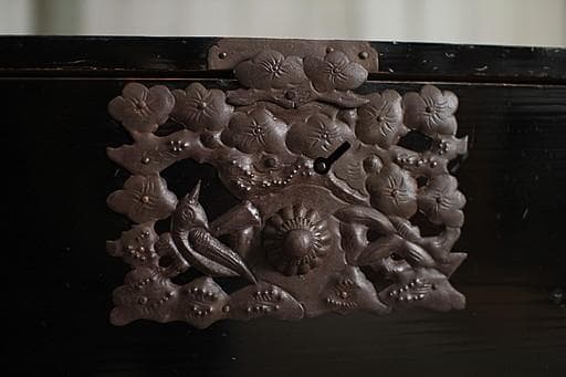 綺麗な打ち出し金具庄内箪笥　タンス　収納　古家具　古民家　時代家具