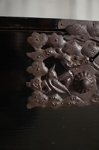 綺麗な打ち出し金具庄内箪笥　タンス　収納　古家具　古民家　時代家具