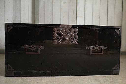 綺麗な打ち出し金具庄内箪笥　タンス　収納　古家具　古民家　時代家具