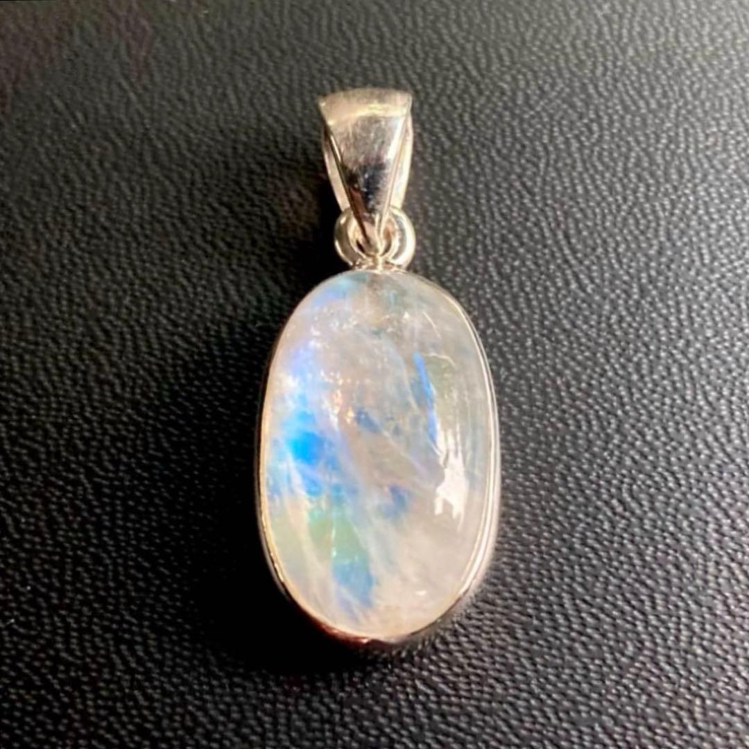 かな様用　月の女神が創造した愛の守護石　虹のロイヤルシャインブルームーンストーン