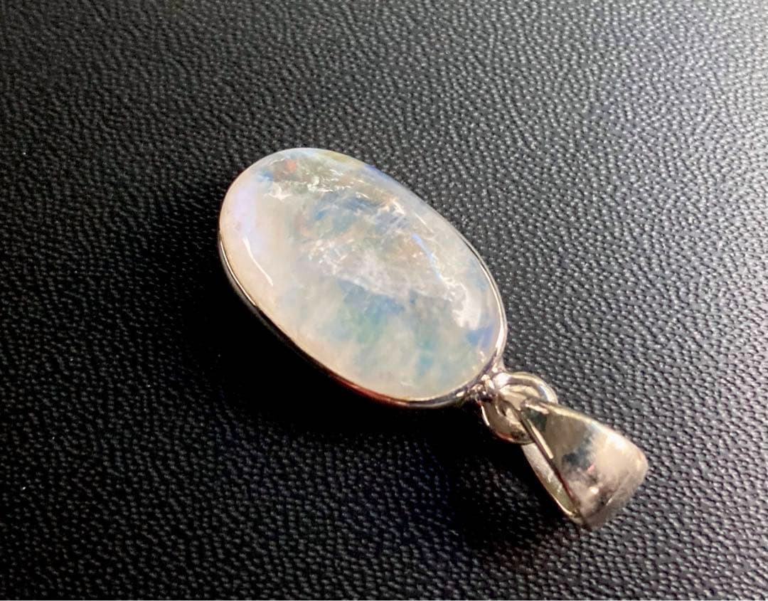 かな様用　月の女神が創造した愛の守護石　虹のロイヤルシャインブルームーンストーン