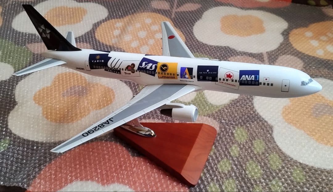レア　ANA ボーイング767-300　スターアライアンス　1/100