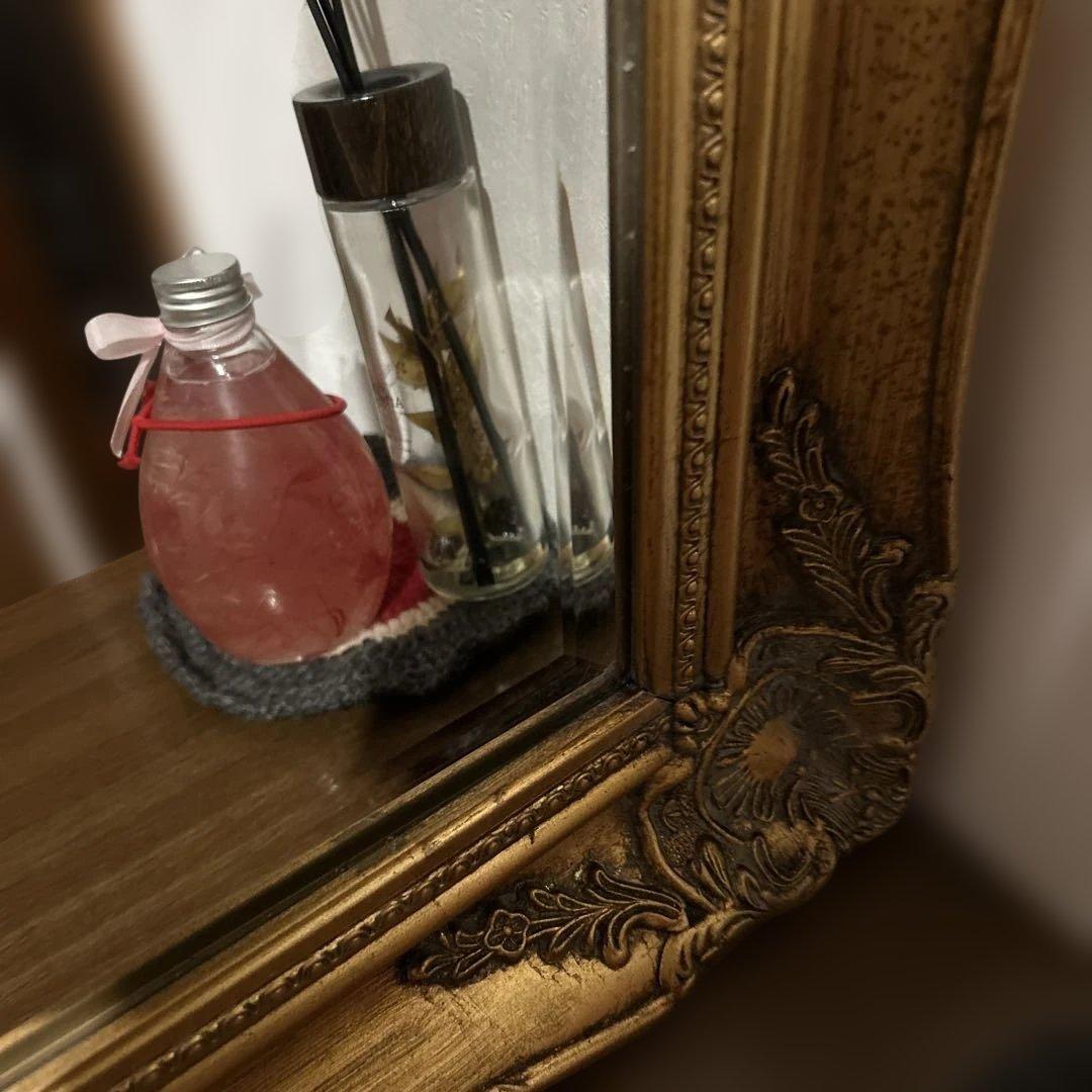 アンティーク調＊彫刻入り金色フレームの鏡