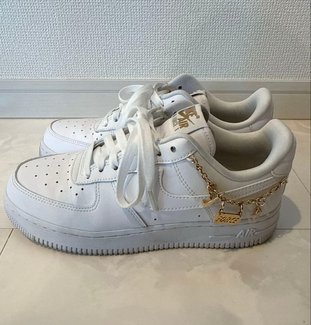 専用　　NIKE エアフォース1 ペンダント 24 ホワイト スニーカー
