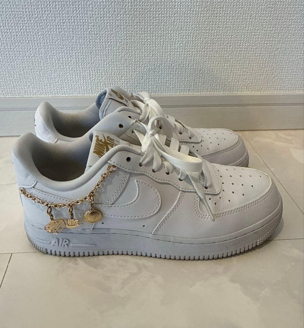 専用　　NIKE エアフォース1 ペンダント 24 ホワイト スニーカー
