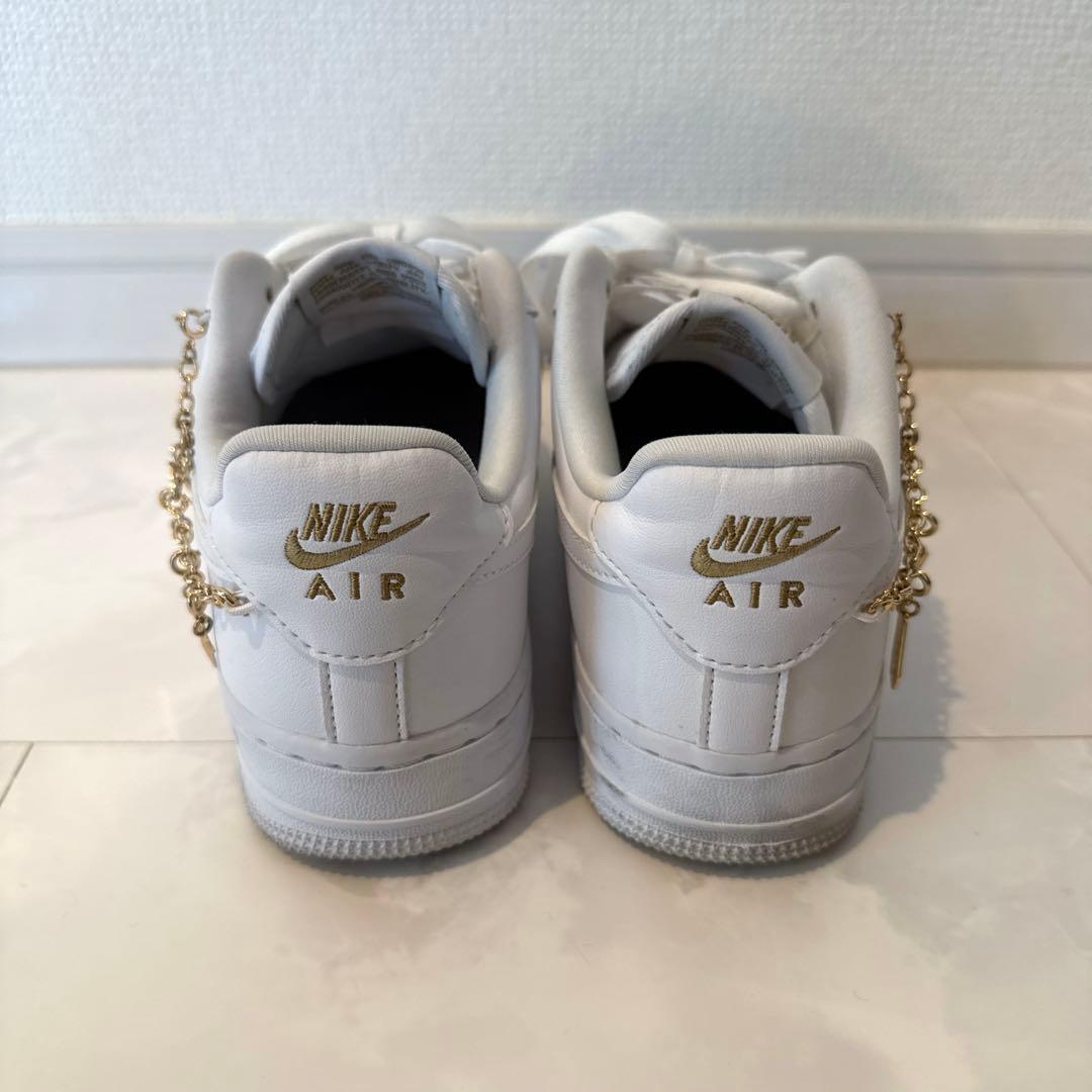 専用　　NIKE エアフォース1 ペンダント 24 ホワイト スニーカー
