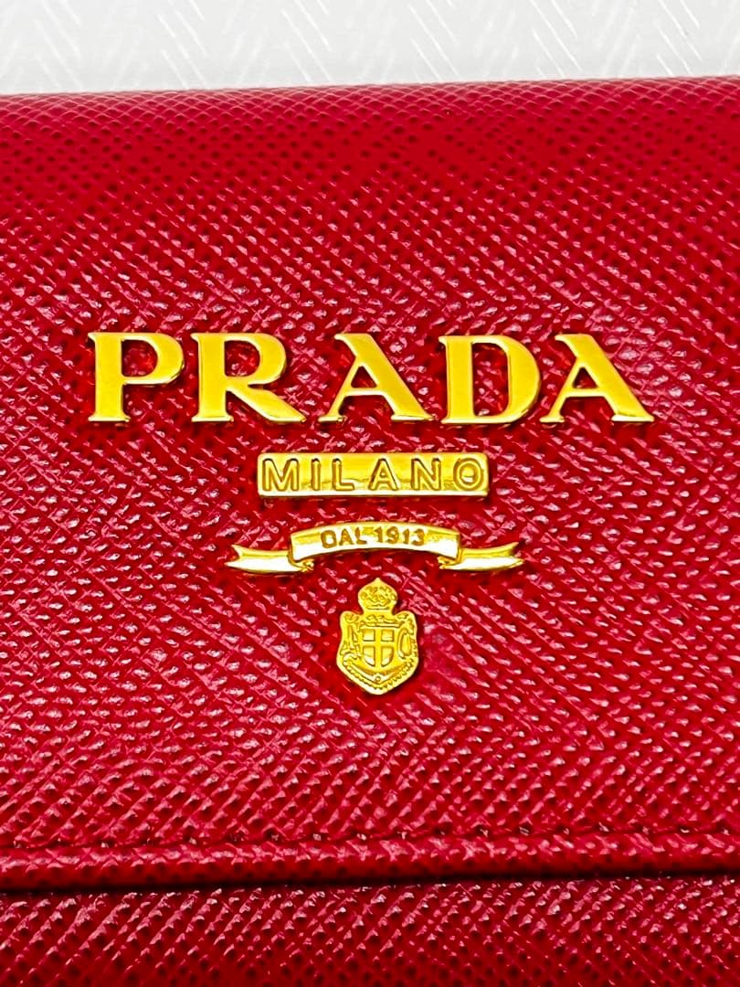 未使用品　PRADA プラダ キーケース 6連 サフィアーノレザー レッド 赤色