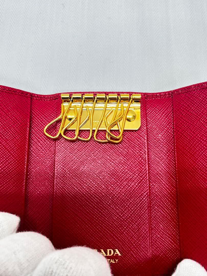 未使用品　PRADA プラダ キーケース 6連 サフィアーノレザー レッド 赤色