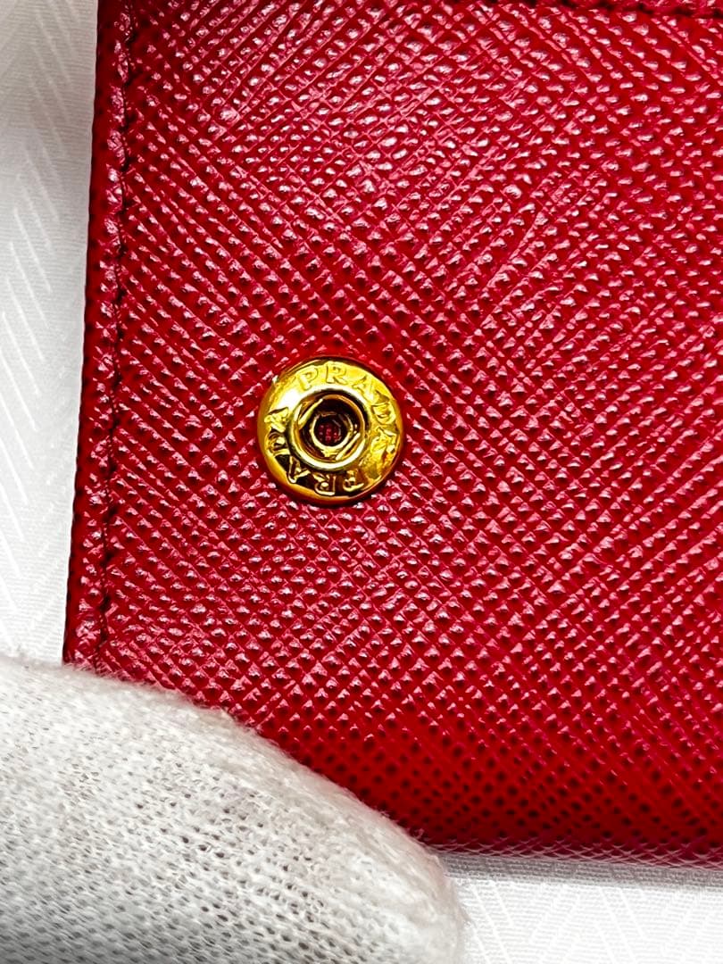 未使用品　PRADA プラダ キーケース 6連 サフィアーノレザー レッド 赤色