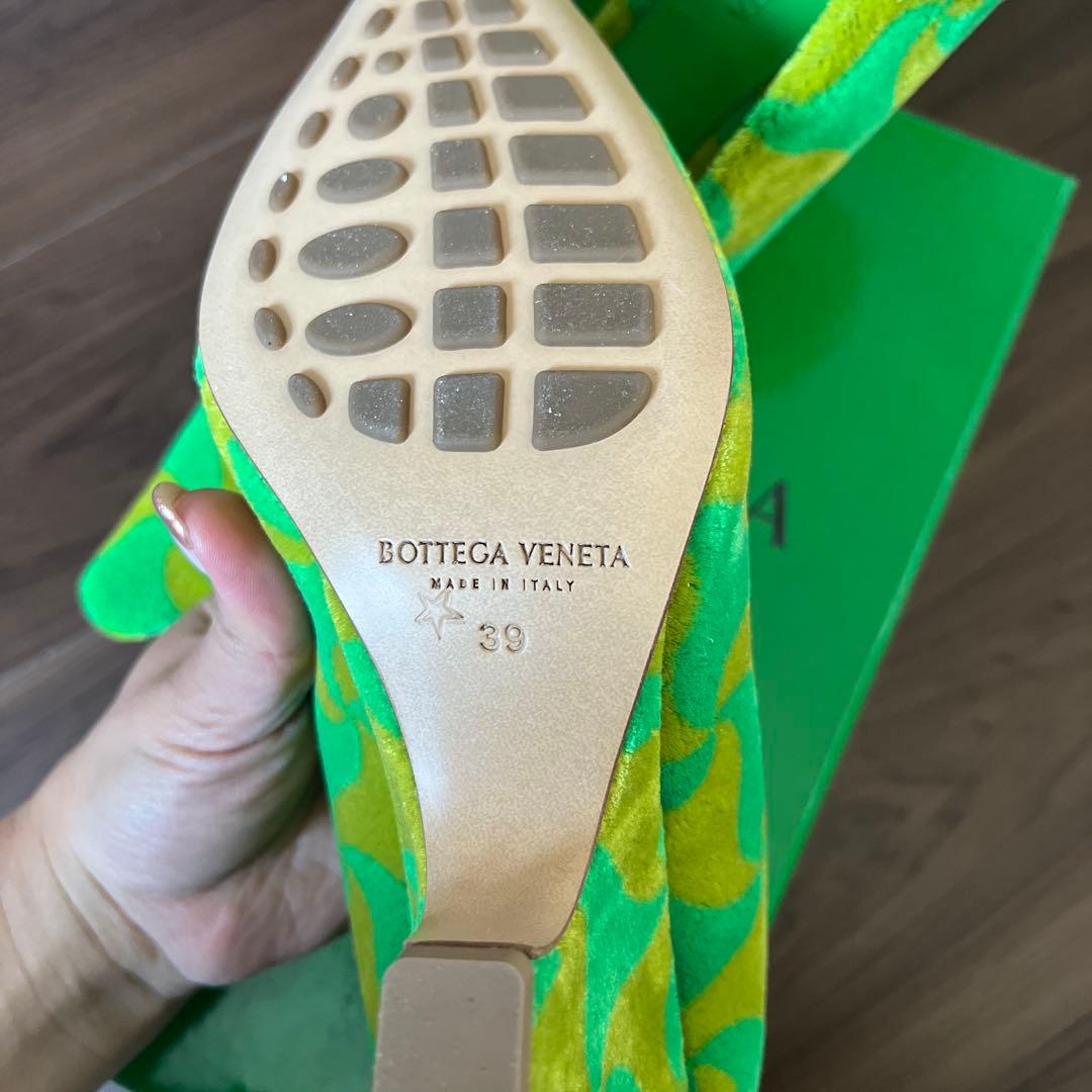 ボッテガ・ヴェネタ　ヒール靴　緑