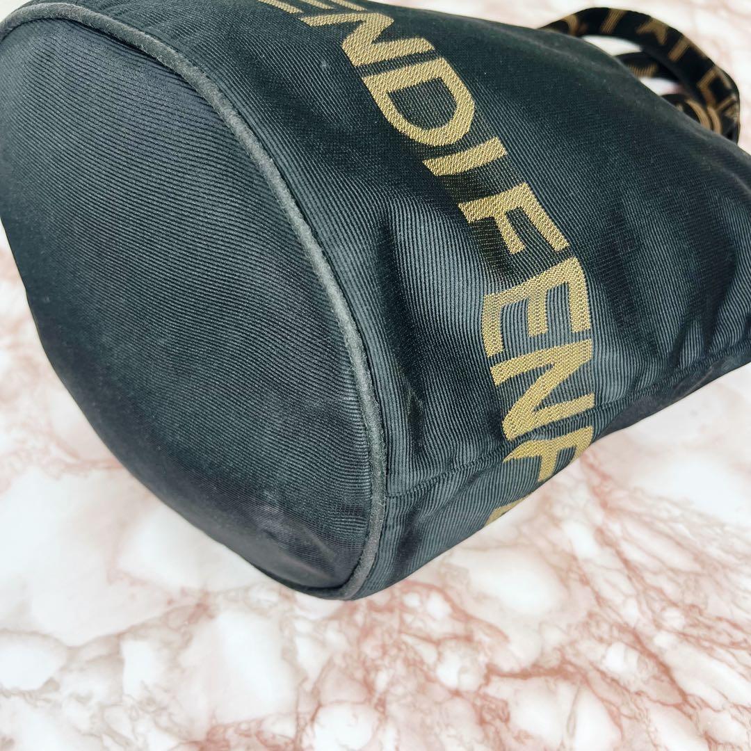 【極美品】FENDI フェンディ トートバック　ハンドバック85