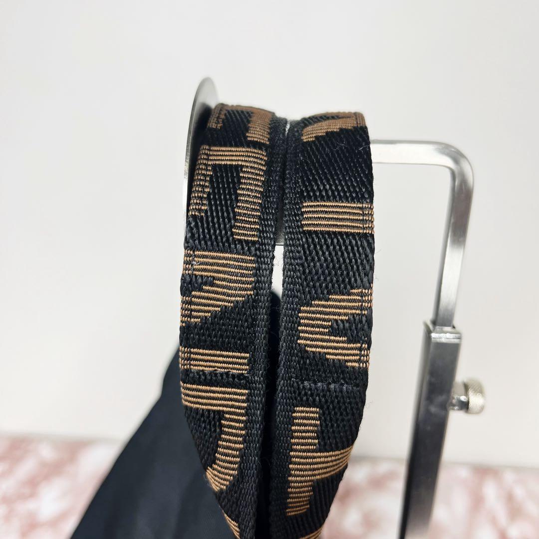 【極美品】FENDI フェンディ トートバック　ハンドバック85