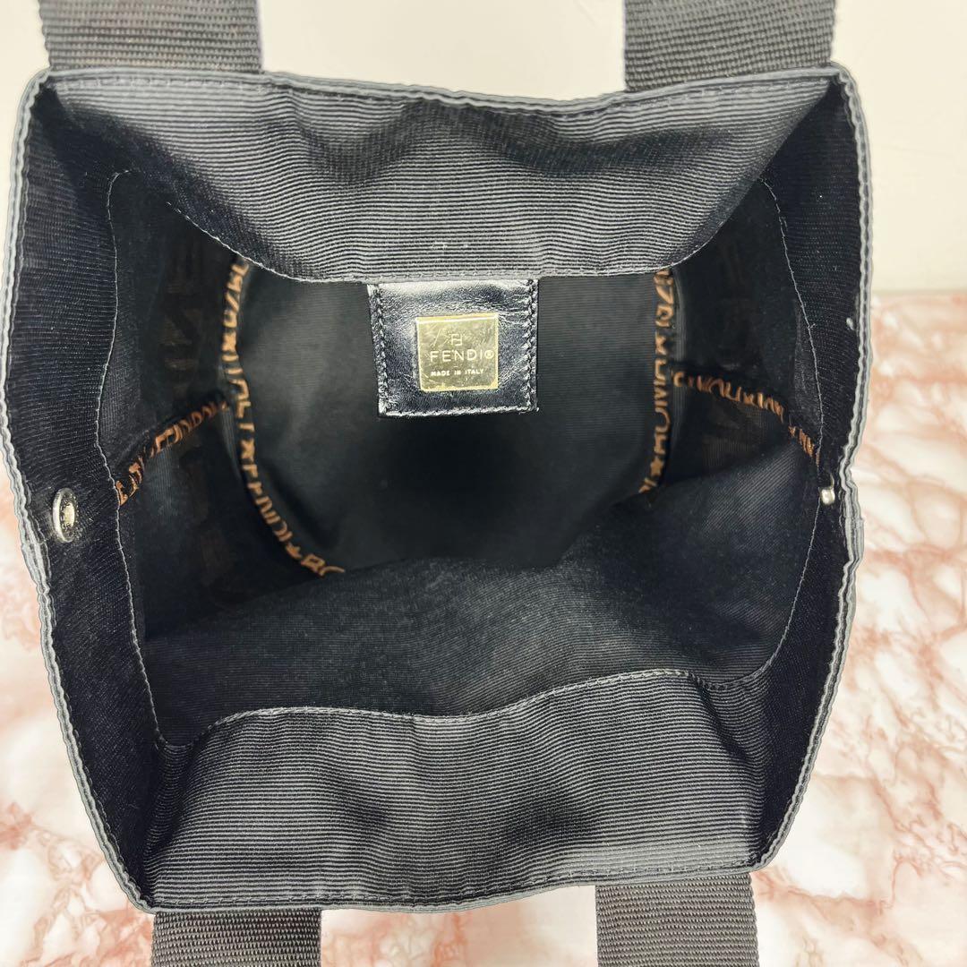 【極美品】FENDI フェンディ トートバック　ハンドバック85