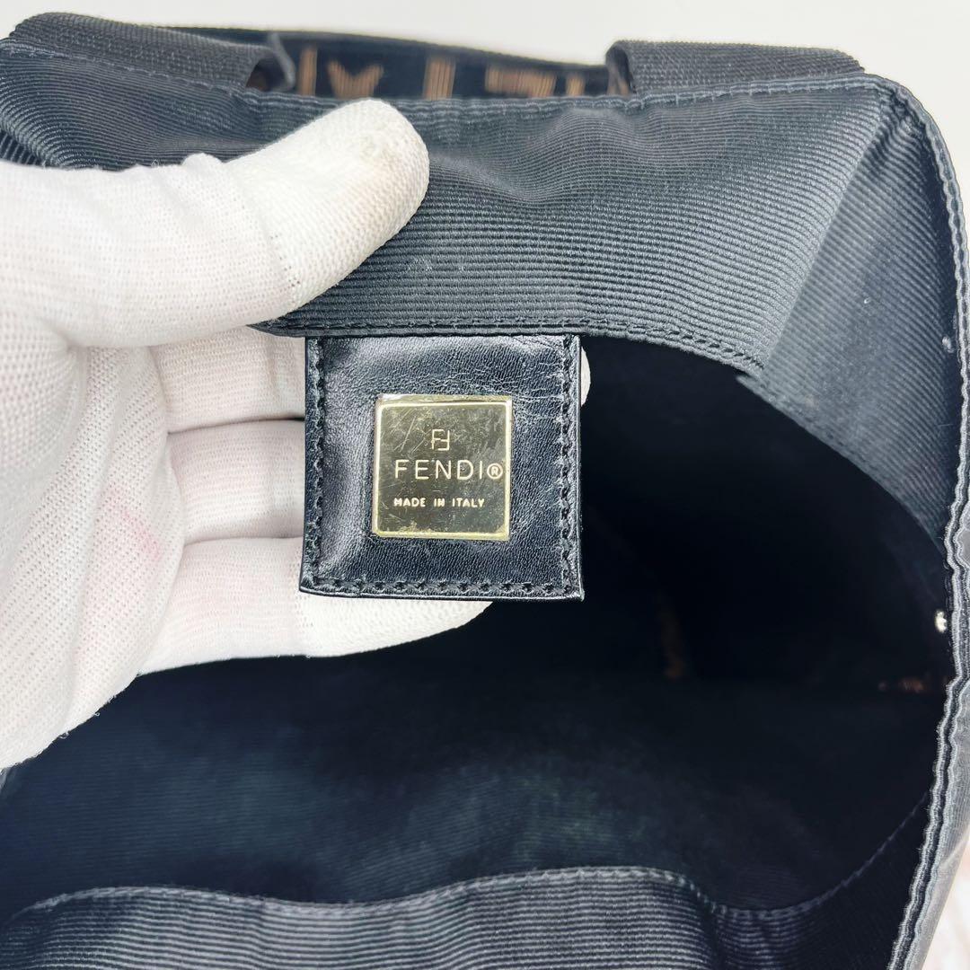 【極美品】FENDI フェンディ トートバック　ハンドバック85