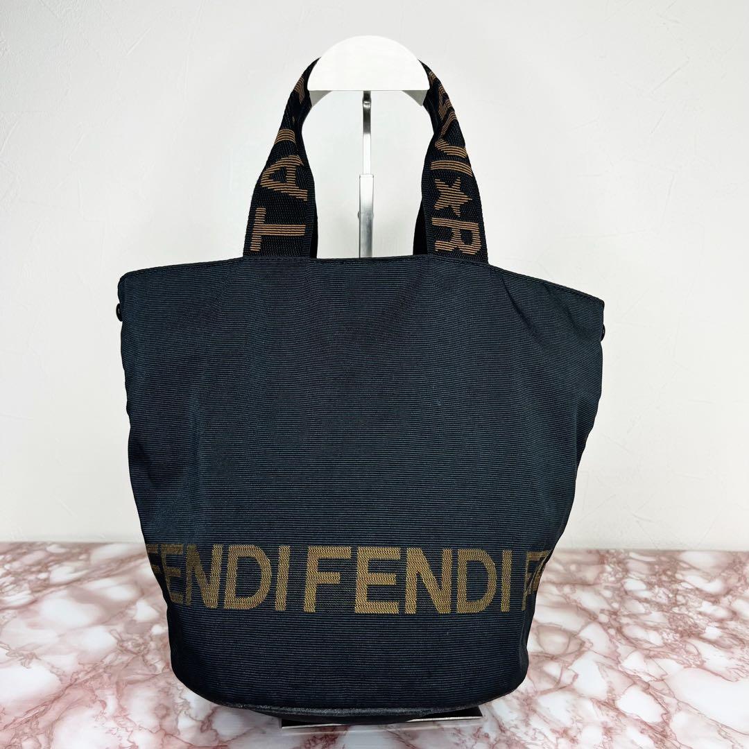 【極美品】FENDI フェンディ トートバック　ハンドバック85