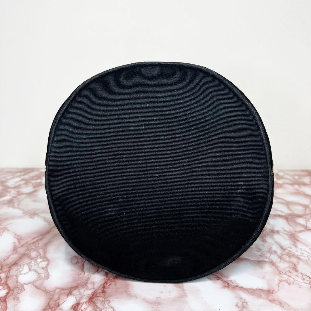 【極美品】FENDI フェンディ トートバック　ハンドバック85