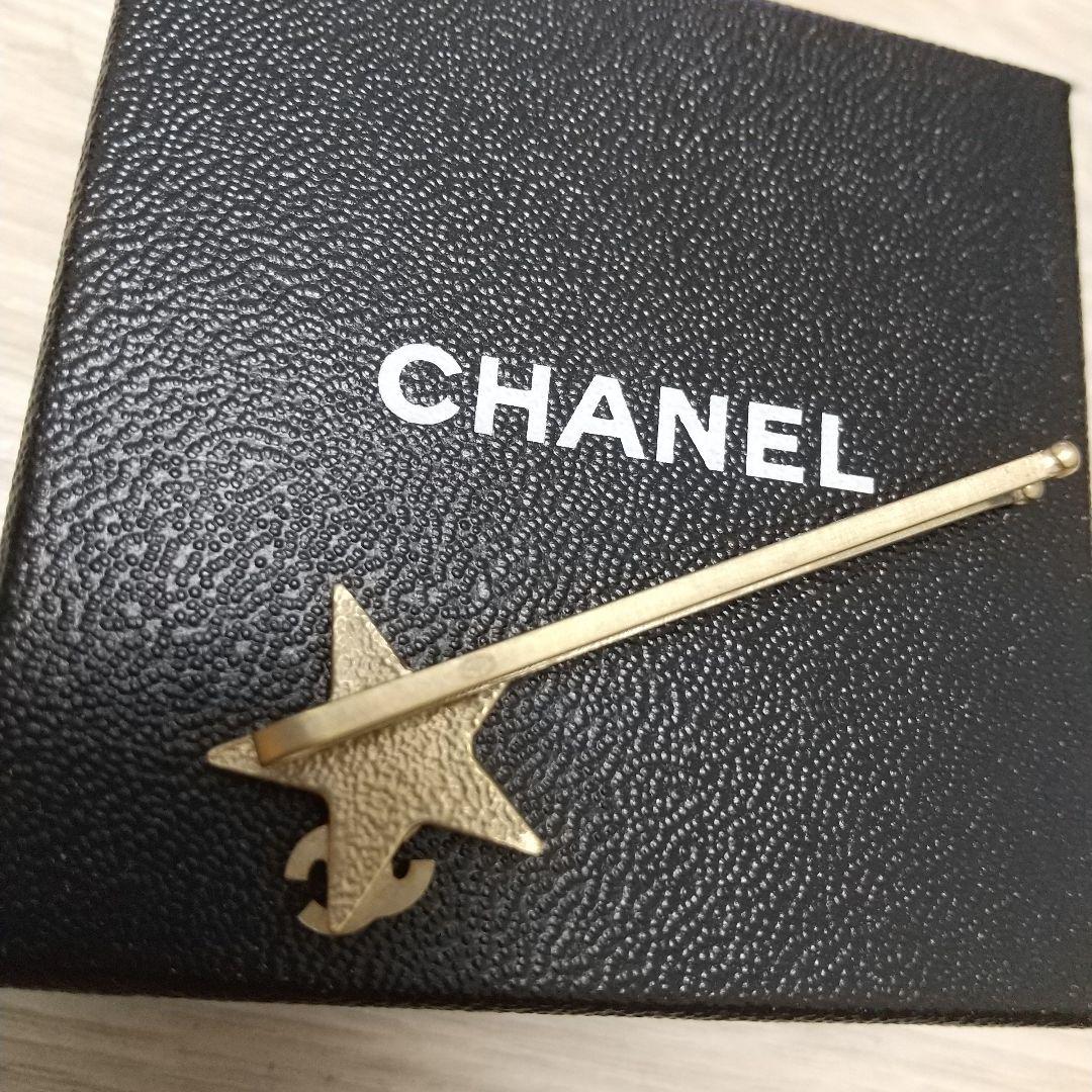 ☆ シャネル 星形ヘアピン 金色 ☆