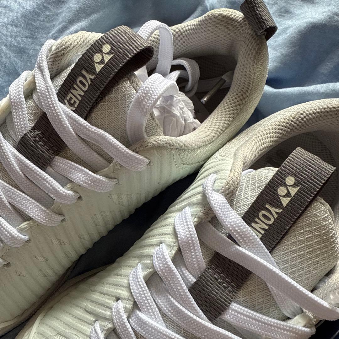 【新品未使用】YONEX スポーツシューズ ホワイト