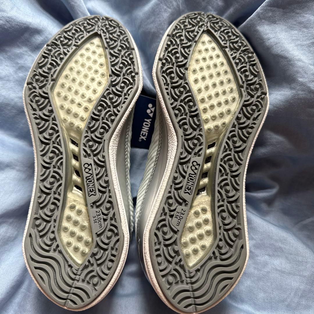 【新品未使用】YONEX スポーツシューズ ホワイト