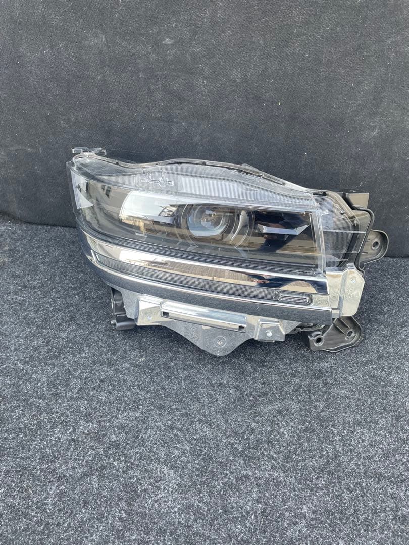 MK54S MK94S スペーシアカスタム　ヘッドライト右　LED