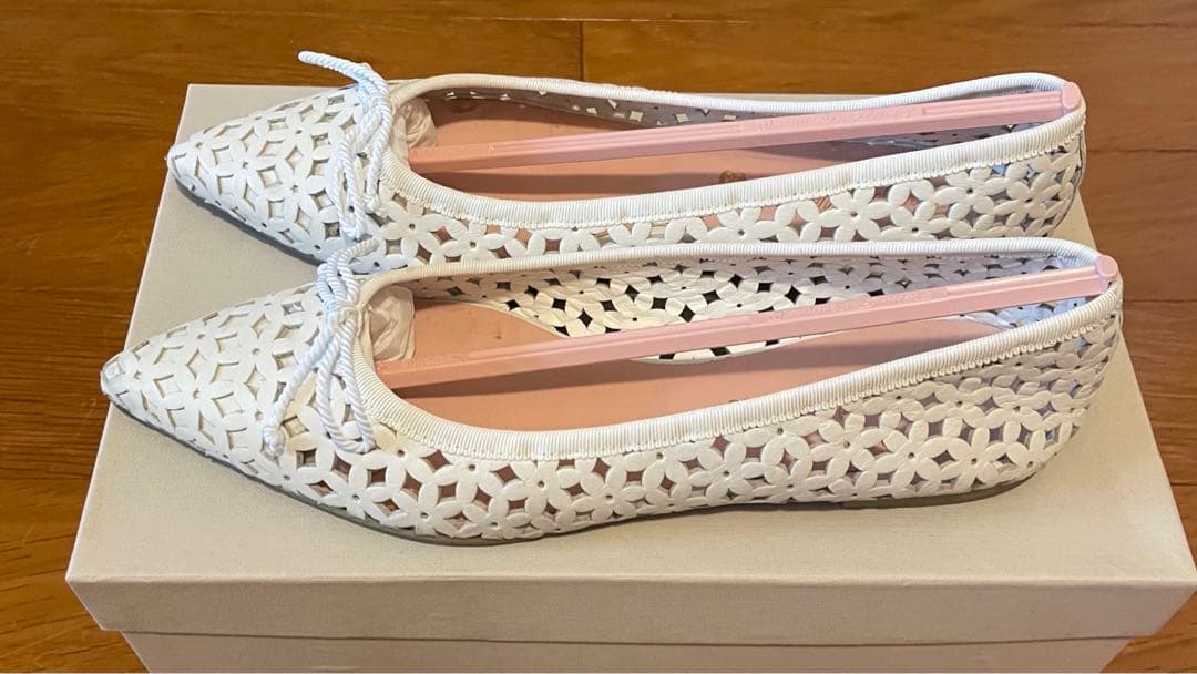 美品　Pretty Ballerinas ホワイトメッシュ バレエシューズ