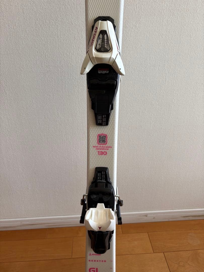 スキー板ATOMIC ジュニア 130女の子用