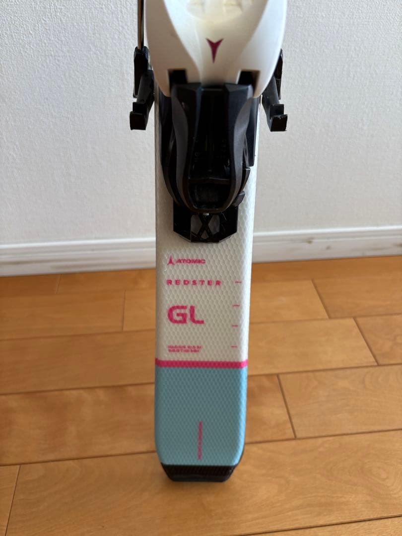 スキー板ATOMIC ジュニア 130女の子用