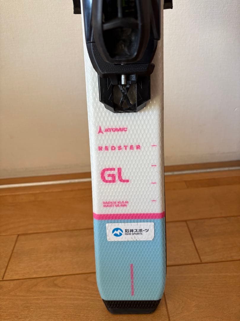 スキー板ATOMIC ジュニア 130女の子用