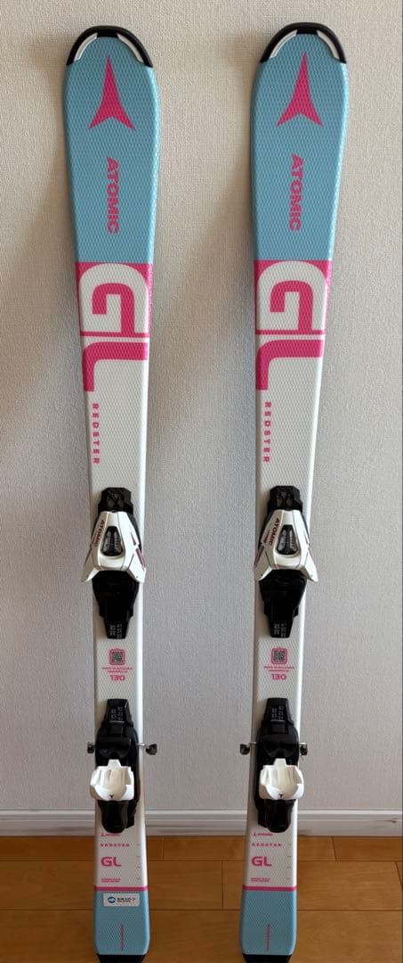 スキー板ATOMIC ジュニア 130女の子用