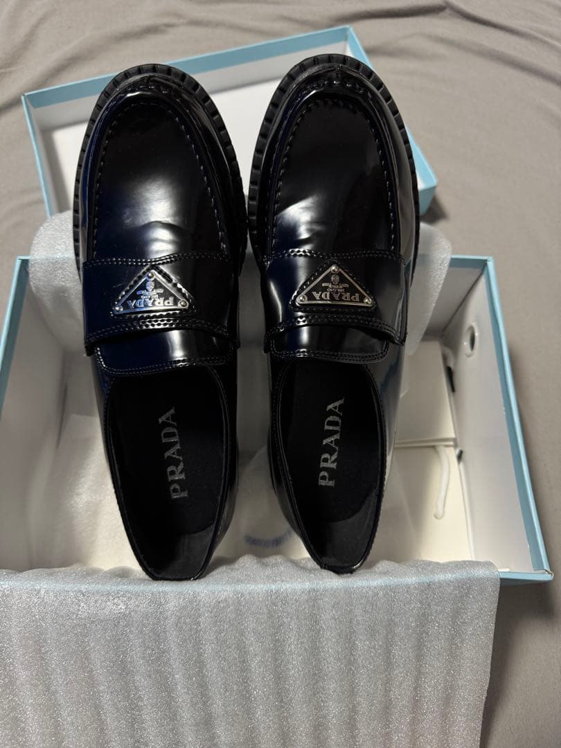 PRADA 黒 ローファー 合成皮革