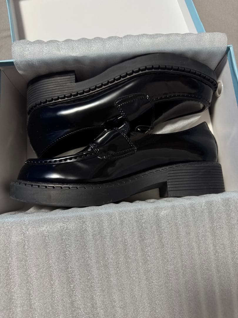 PRADA 黒 ローファー 合成皮革