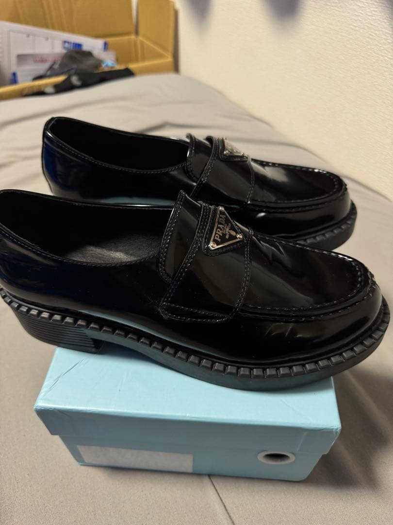 PRADA 黒 ローファー 合成皮革