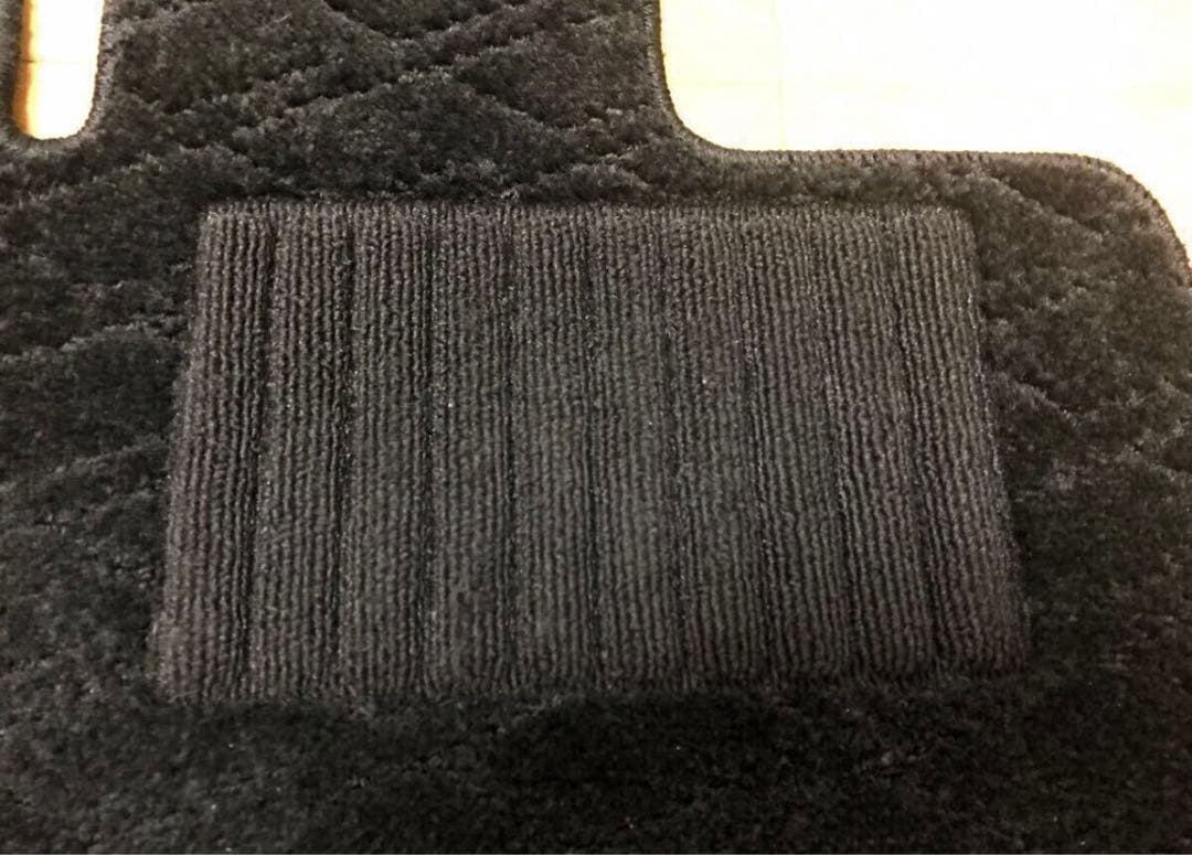 ミツビシ デリカ D5 オプション フロア マット 7人乗り 遮音 吸音 美品