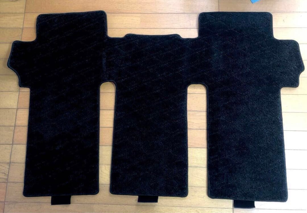 ミツビシ デリカ D5 オプション フロア マット 7人乗り 遮音 吸音 美品