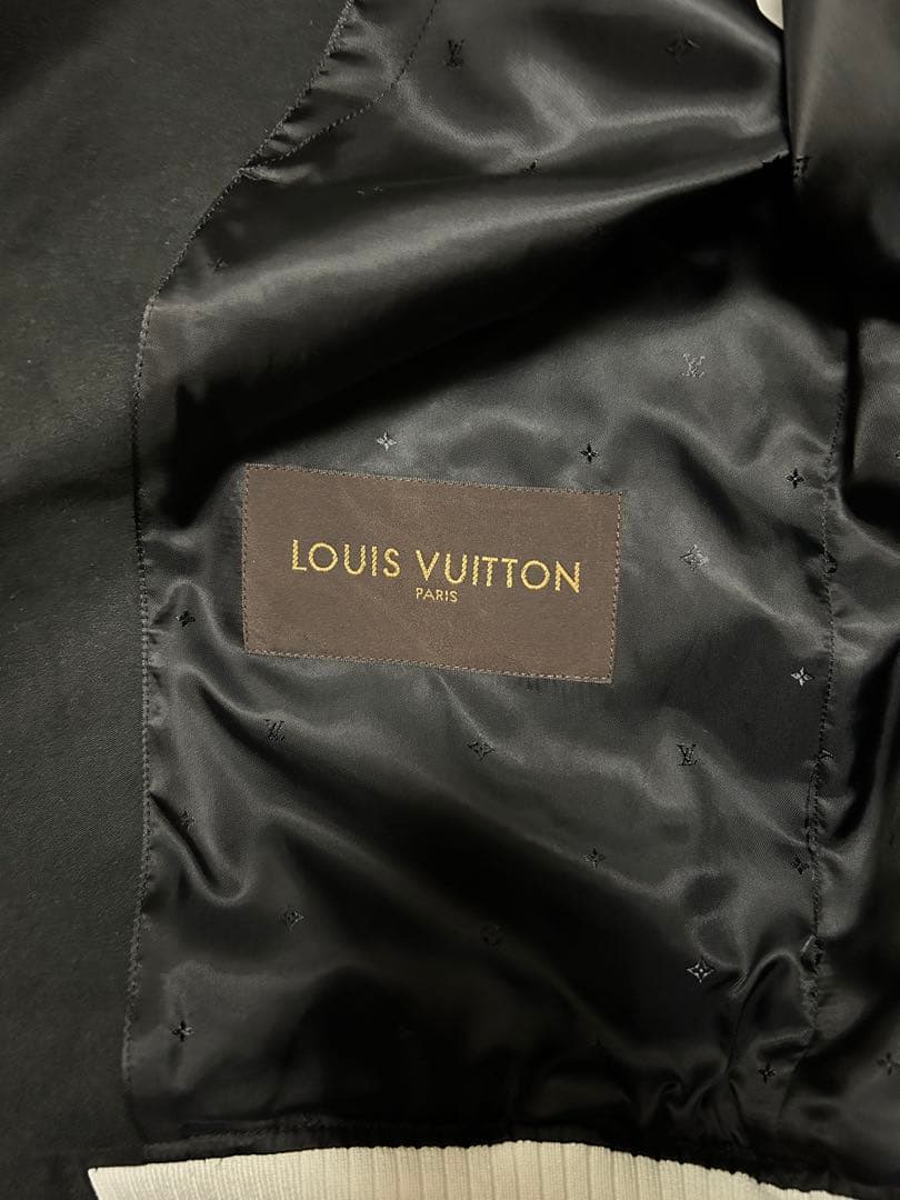 【新品同様品】ルイヴィトン × フラグメント スタジャン 48 【真贋鑑定済】