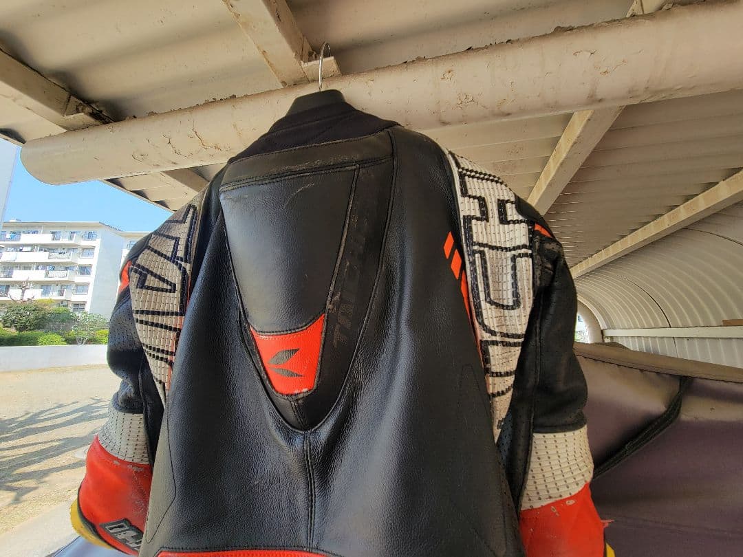 TAICHI レザー バイクツナギ LW 52